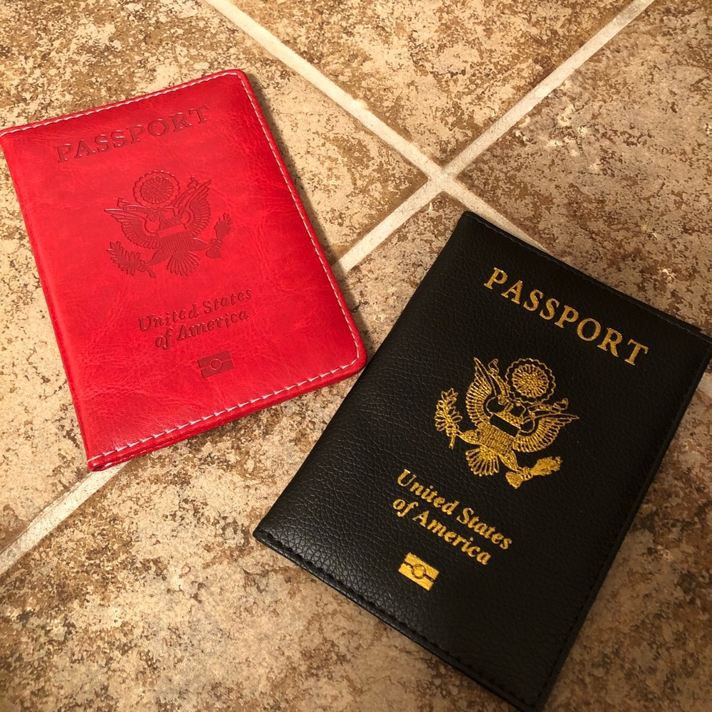 BLACK AND GOLD PASSPORT CASE